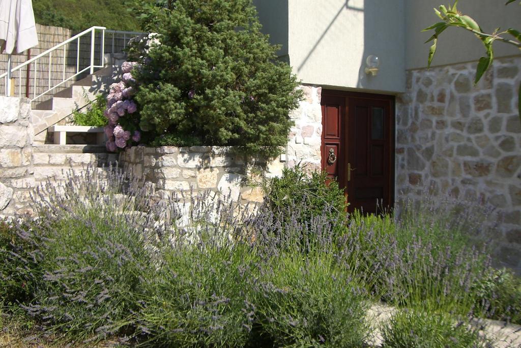Studios Peric Sveti Stefan Zimmer foto