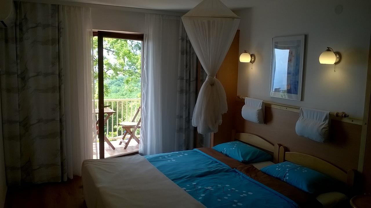 Studios Peric Sveti Stefan Exterior foto